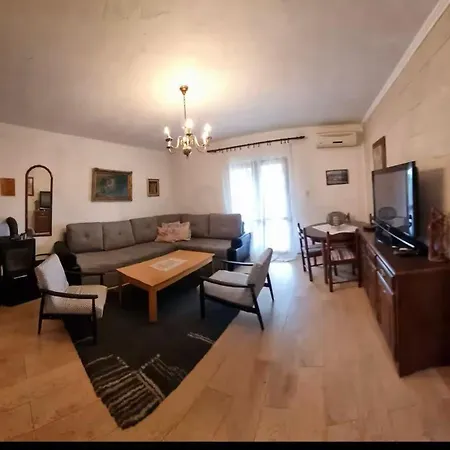 Vikendica Lara Holiday home Palanka